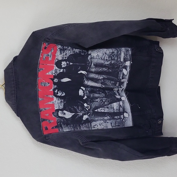 Ramones Jackets & Blazers - Ramones 1-2-3-4 Distressed Black Denim Jacket Size Medium Punk Rock Music